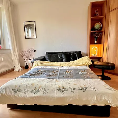 Cozy 2-room-apartment On Zoo Park In District 2 Apartment Düsseldorf